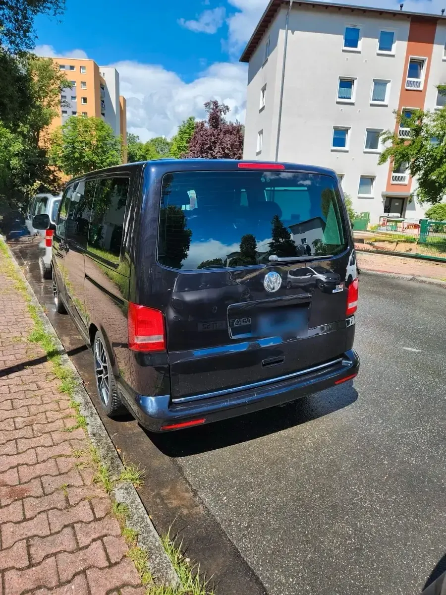 Gebraucht VW Multivan Highline 179 PS (131 kW) 2013 Schwarz Van / Kleinbus