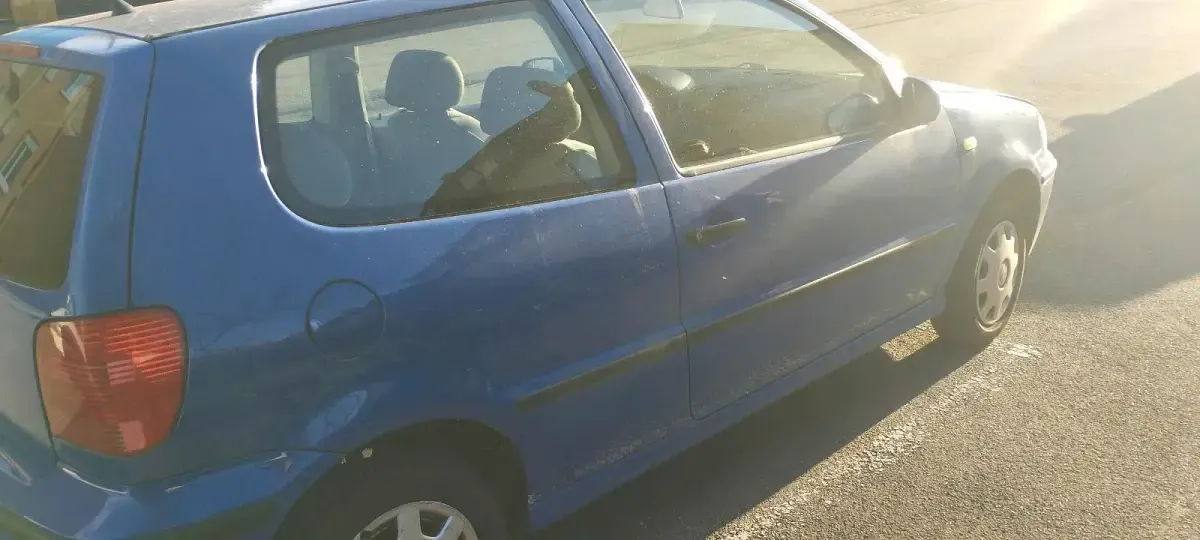Usata VW Polo 50 CV (36 kW) 2000 Blu Utilitaria