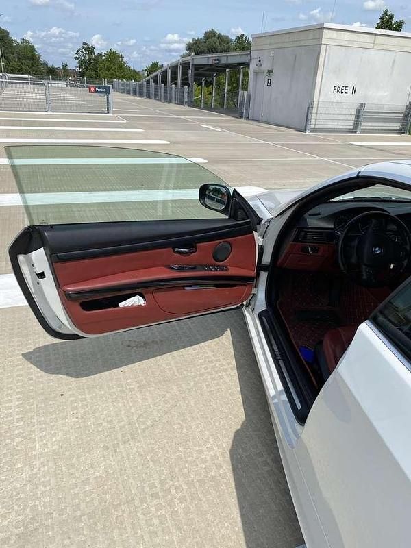 Gebraucht BMW 325 Cabriolet 218 PS (160 kW) 2011 Weiß Cabrio