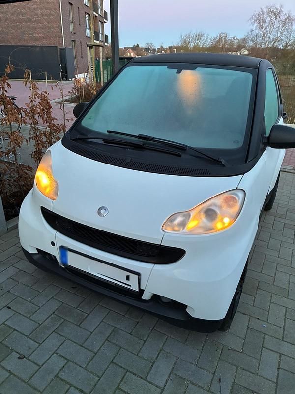 Gebraucht Smart ForTwo Coupé 61 PS (44 kW) 2009 Weiß Coupé