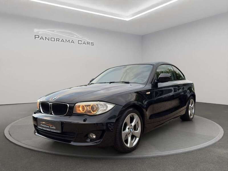 Black sapphire metallic Gebraucht 2011 BMW 120 Coupé Advantage Coupé | 7.990 € (Guter Preis) - Bild 1/4