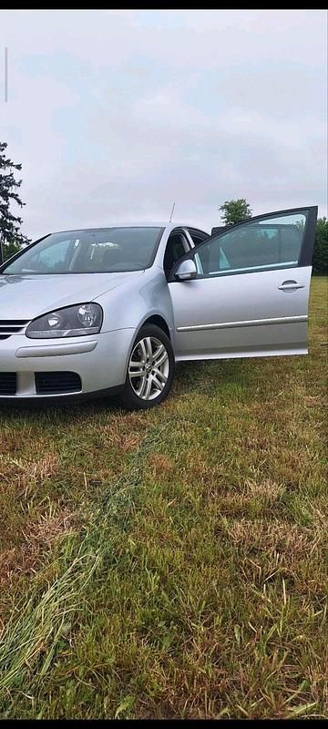 Gebraucht VW Golf V 102 PS (75 kW) 2008 Silber Kleinwagen