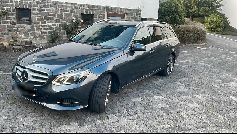 Gebraucht Mercedes E350 252 PS (185 kW) 2014 Grau Kombi