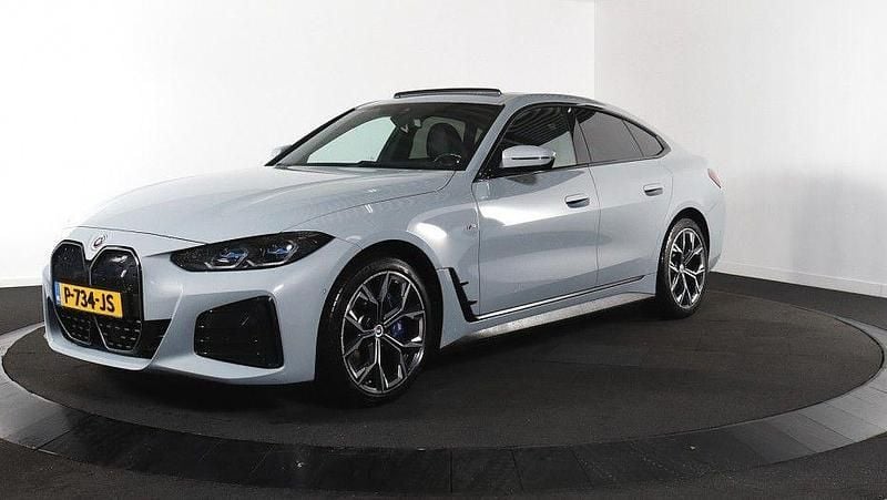 Grau Gebraucht 2022 BMW i4 Executive Limousine | 28.750 € - Bild 1/4