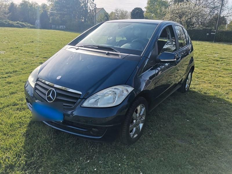 Gebraucht Mercedes A160 95 PS (69 kW) 2010 Blau Limousine