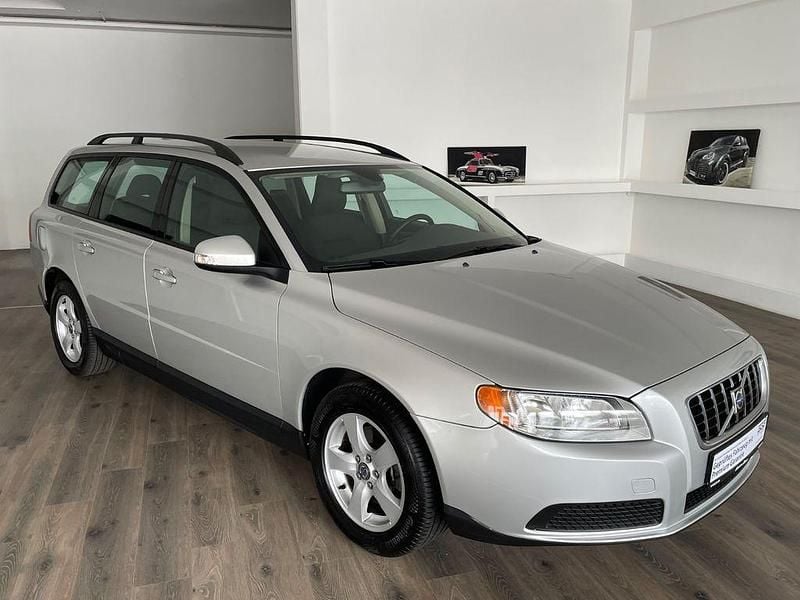 Silber Gebraucht 2009 Volvo V70 Kombi | 6.990 € (Guter Preis) - Bild 1/4