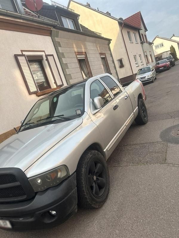 Usado Dodge Ram 350 CV (257 kW) 2003 Plateado Pickup/Camioneta