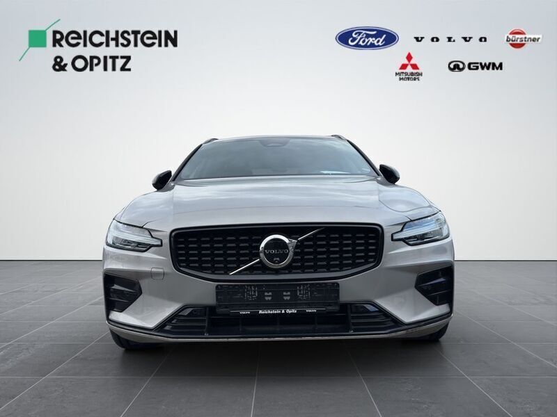 Gebraucht Volvo V60 Plus 197 PS (144 kW) 2024 Silverdawn Kombi