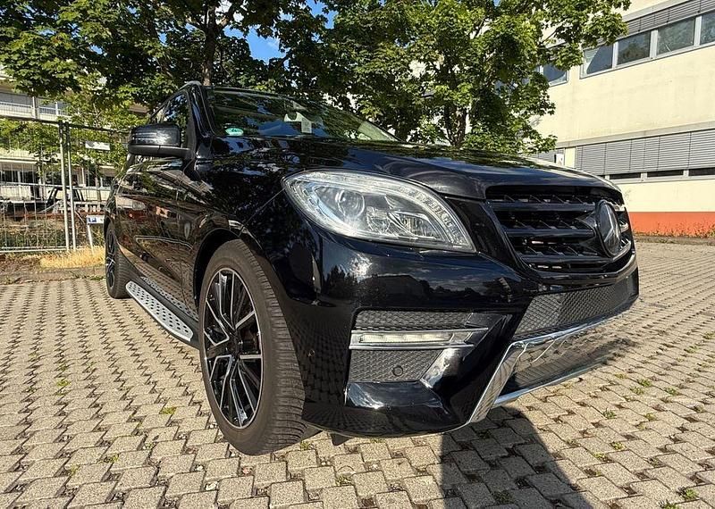 Schwarz Gebraucht 2012 Mercedes ML350 SUV | 19.900 € (Etwas zu teuer) - Bild 1/4