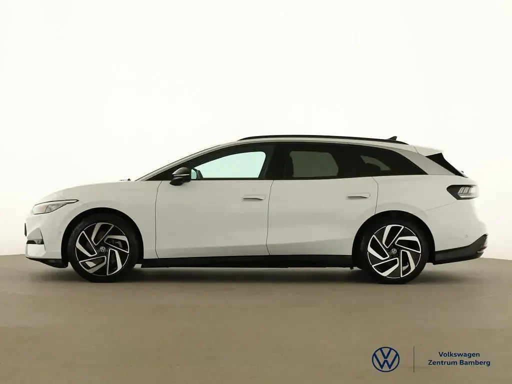 Używany VW ID.7 Pro 210 kW (286 KM) 2024 Biały Kombi