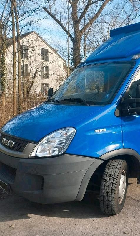 Second-hand Iveco Daily 176 CP (129 kW) 2011 Albastru