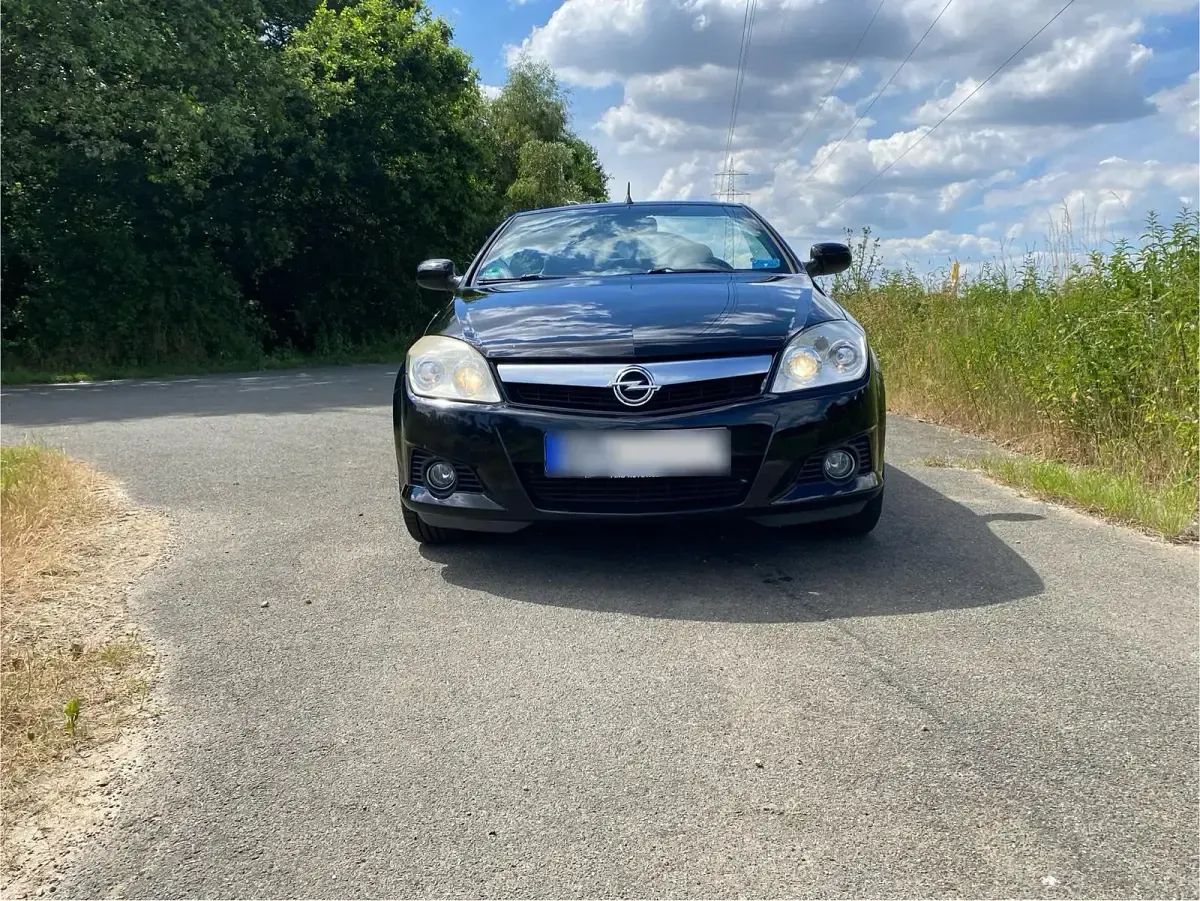 Gebraucht Opel Tigra 90 PS (66 kW) 2009 Schwarz Cabrio