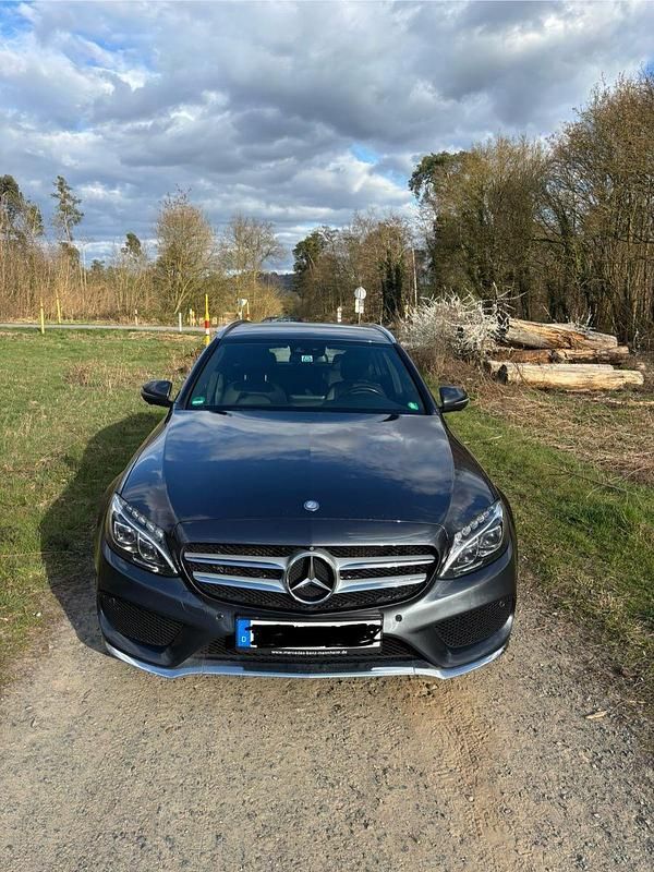 Grau Gebraucht 2015 Mercedes C220 AMG line Kombi | 18.500 € (Etwas zu teuer) - Bild 1/4