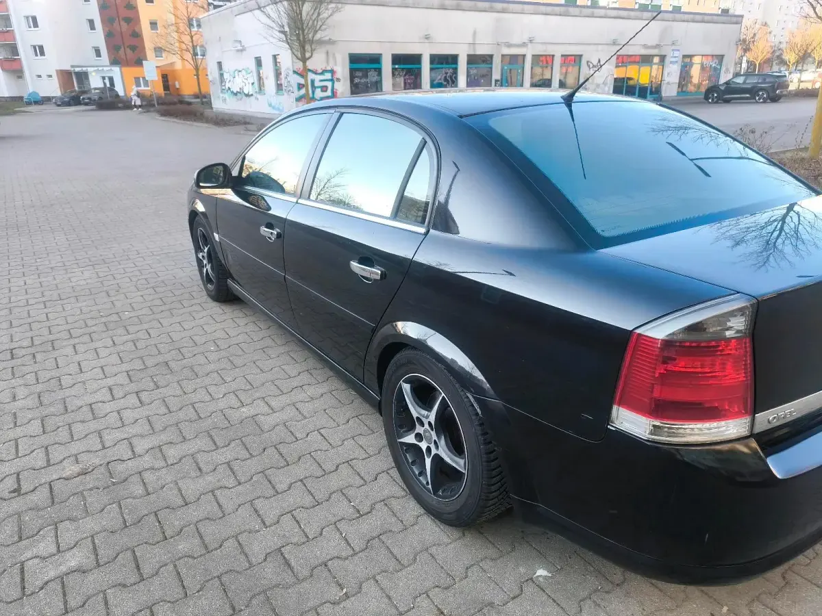 Gebraucht Opel Vectra 147 PS (108 kW) 2009 Schwarz Limousine