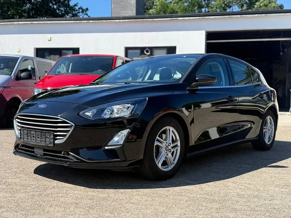 Gebraucht Ford Focus Cool & Connect 125 PS (91 kW) 2020 Schwarz Limousine