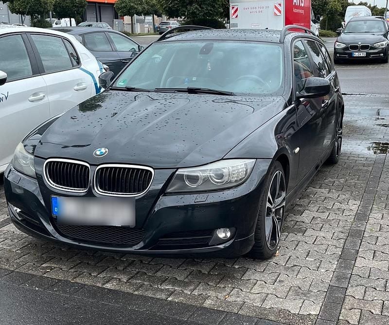 Schwarz Gebraucht 2009 BMW 320 M Sport Kombi | 3.900 € (Superpreis) - Bild 1/4