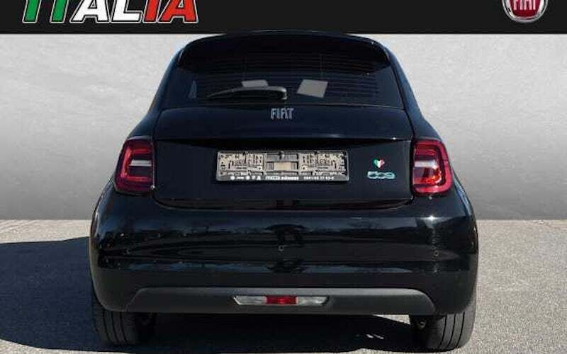 Gebraucht Fiat 500e Icon 86 kW (118 PS) 2021 Schwarz (onyx schwarz) Kleinwagen