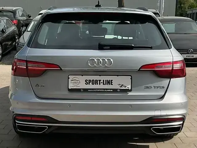 Gebraucht Audi A4 Advanced 150 PS (110 kW) 2022 Silber Limousine