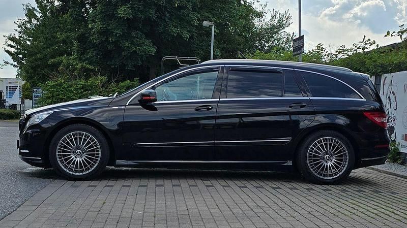Schwarz Gebraucht 2013 Mercedes R350 Van / Kleinbus | 15.800 € - Bild 1/4