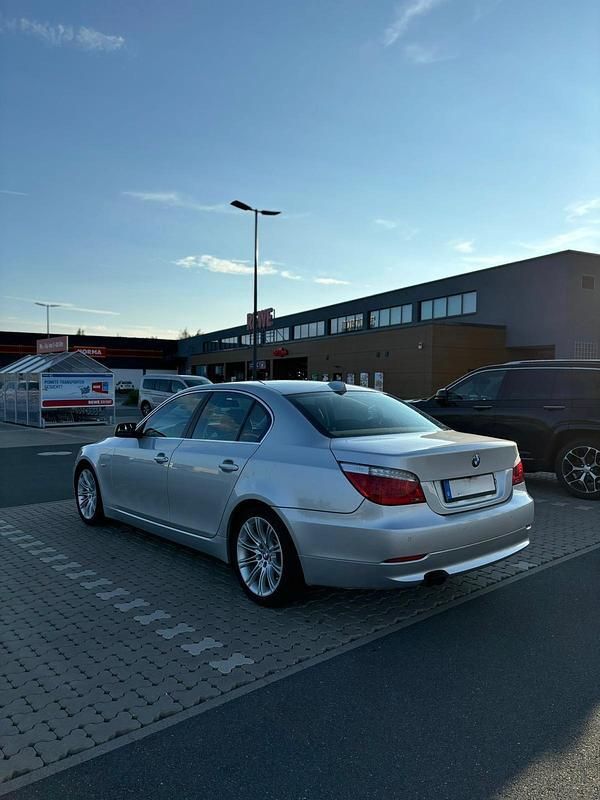 Silber Gebraucht 2007 BMW 523 M Sport Limousine | 3.500 € - Bild 1/4