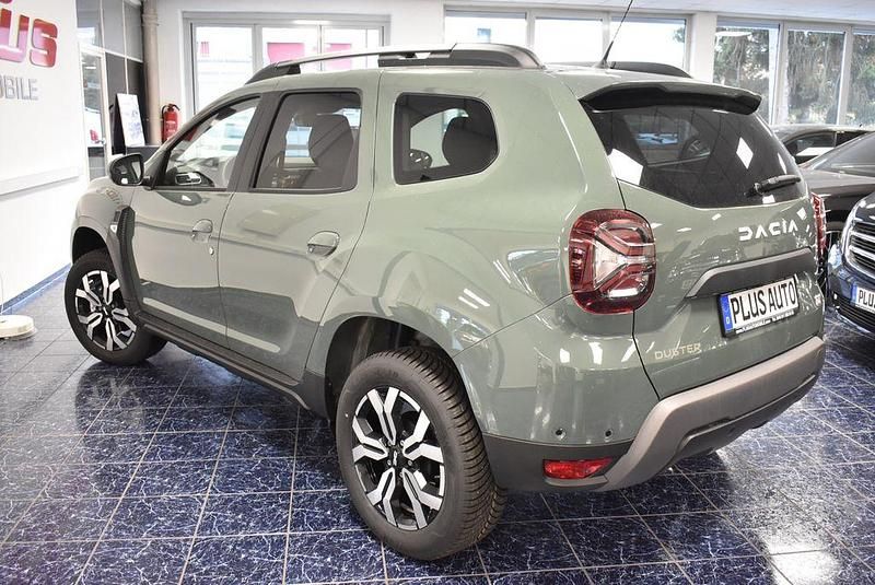 Lichen kaki Gebraucht 2024 Dacia Duster Journey SUV | 24.780 € (Fairer Preis) - Bild 1/4