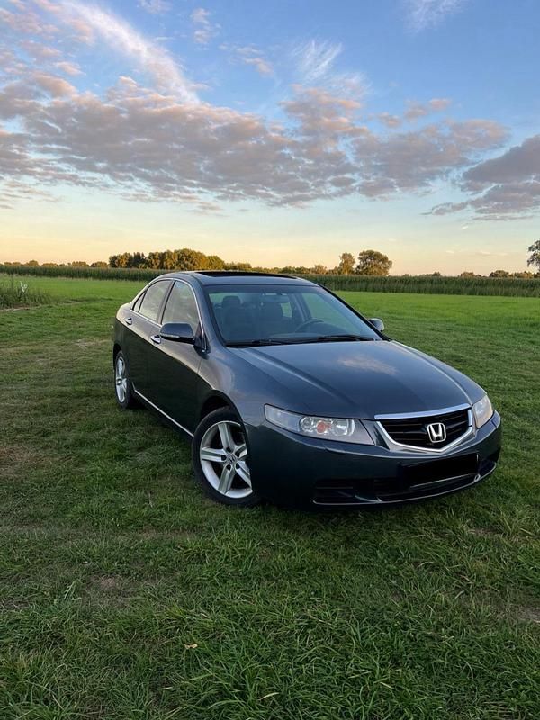 Grau Gebraucht 2005 Honda Accord Limousine | 2.500 € (Guter Preis) - Bild 1/4