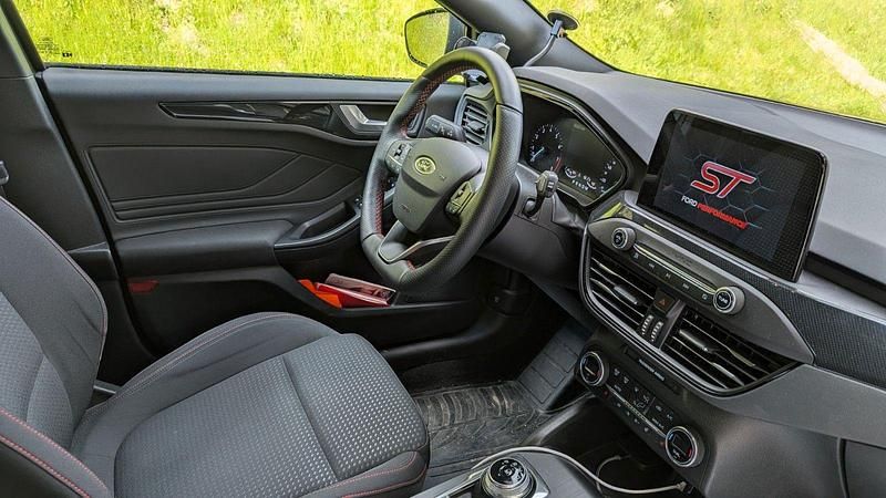 Gebraucht Ford Focus ST-Line 150 PS (110 kW) 2019 Grau Kombi