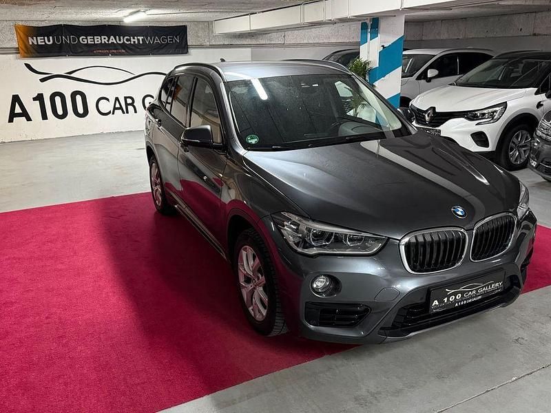 Grau Gebraucht 2019 BMW X1 Sport Line SUV | 17.499 € (Guter Preis) - Bild 1/4
