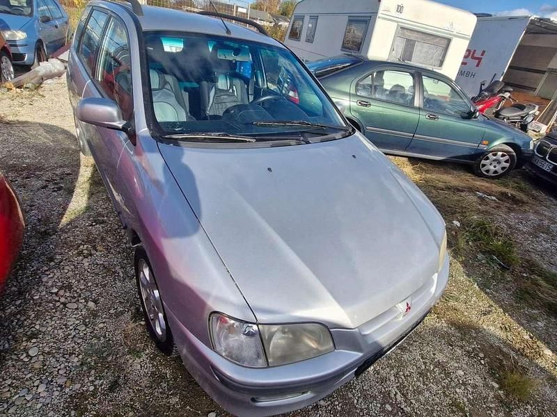 Gebraucht Mitsubishi Space Star 102 PS (75 kW) 2002 Silber Van / Kleinbus