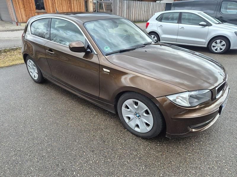 Gebraucht BMW 118 120 PS (88 kW) 2010 Braun Kleinwagen