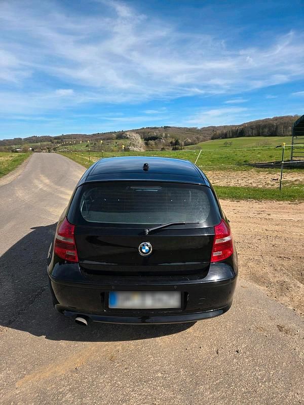 Second-hand BMW 120 177 CP (130 kW) 2009 Negru Hatchback