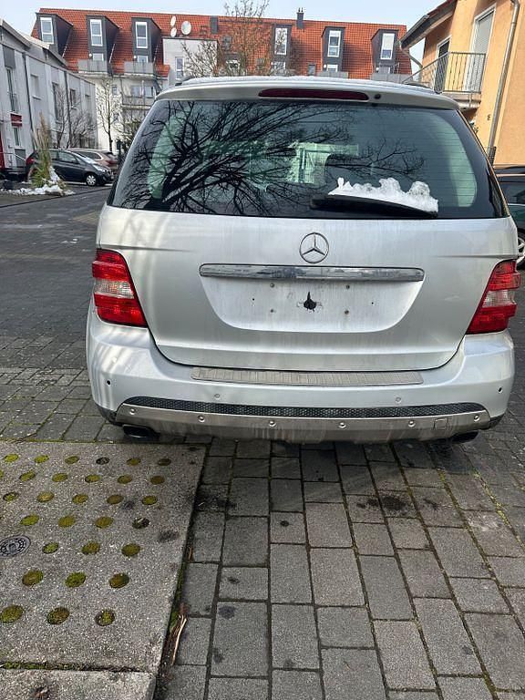 Gebraucht Mercedes ML320 224 PS (164 kW) 2006 Silber SUV