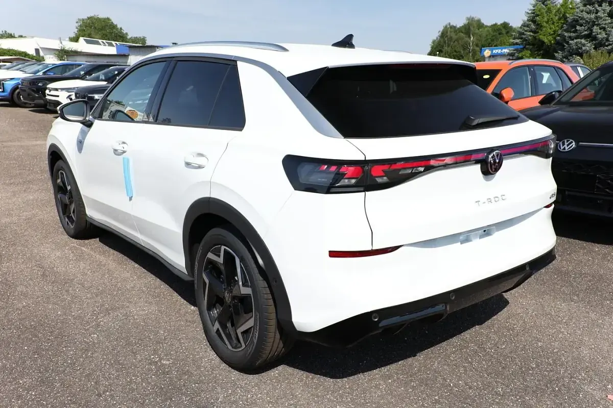 Neu VW T-Roc R-line 150 PS (110 kW) 2026 Pure white SUV