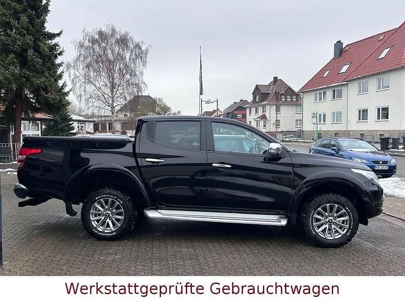 Gebraucht Mitsubishi L200 Plus 181 PS (133 kW) 2019 Schwarz Abholung