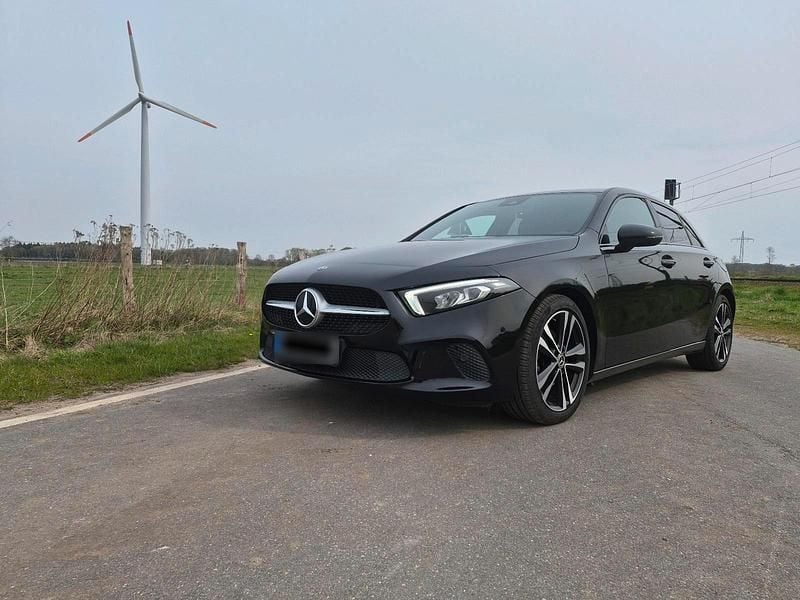 Gebraucht Mercedes A200 150 PS (110 kW) 2019 Schwarz Limousine