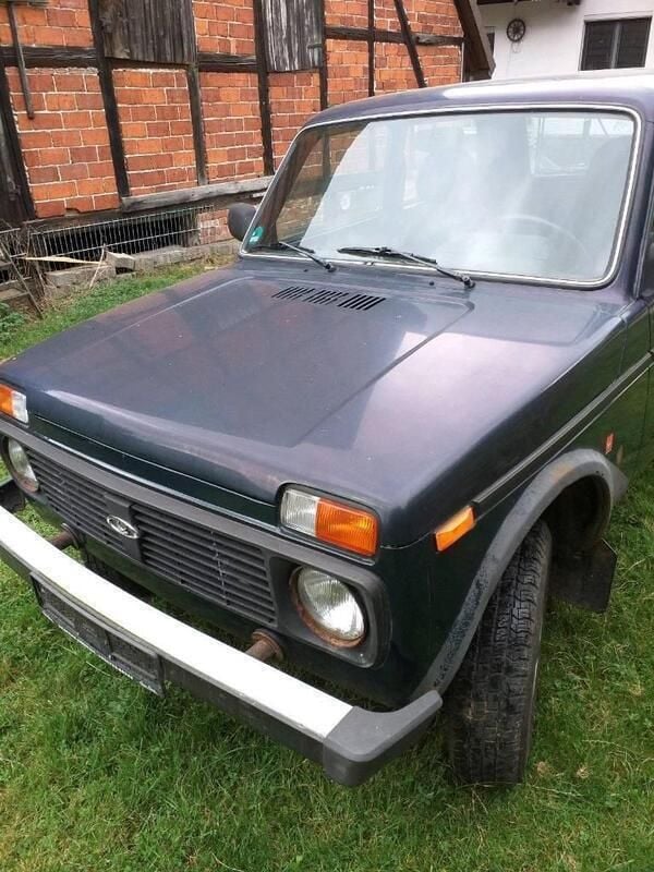 Grün Gebraucht 2012 Lada niva SUV | 3.500 € (Superpreis) - Bild 1/4