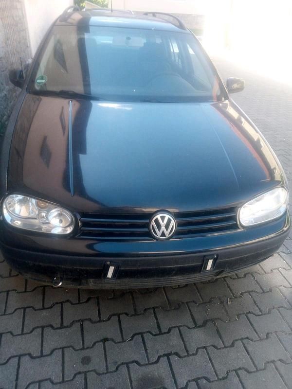 Schwarz Gebraucht 2009 VW Golf VI Kombi | 300 € - Bild 1/4
