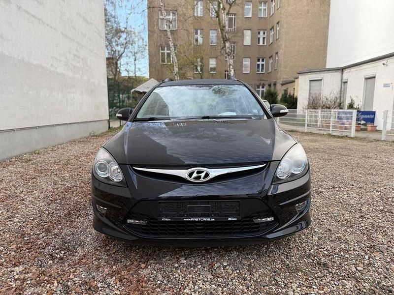 Gebraucht Hyundai i30 Classic 90 PS (66 kW) 2011 Schwarz Kombi