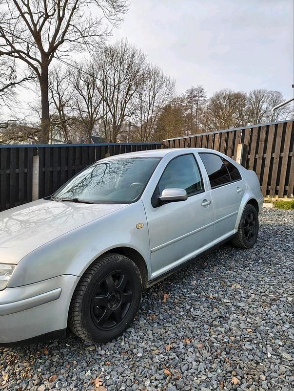 Gebraucht VW Bora 105 PS (77 kW) 1999 Grau Limousine