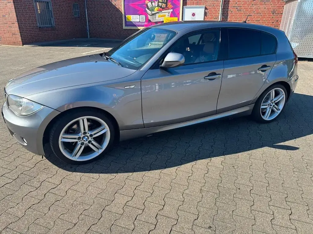 Gebraucht BMW 118 M Sport 143 PS (105 kW) 2011 Grau Kleinwagen