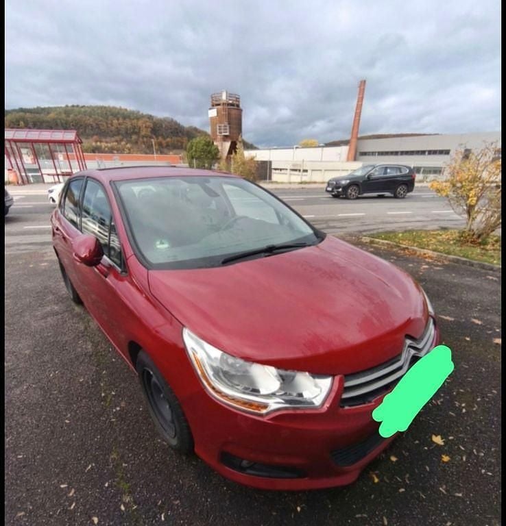 Gebraucht Citroën C4 Tendance 120 PS (88 kW) 2011 Rot Limousine