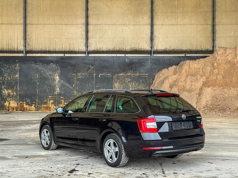 Gebraucht Skoda Octavia Ambition 116 PS (85 kW) 2019 Schwarz Kombi