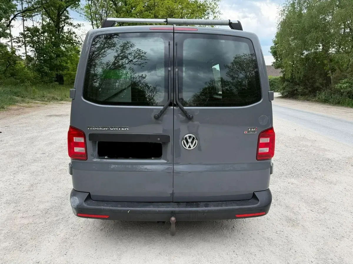 Gebraucht VW Transporter 150 PS (110 kW) 2017 Grau Van