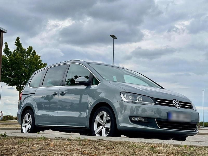 Silber Gebraucht 2011 VW Sharan Van / Kleinbus | 8.800 € (Guter Preis) - Bild 1/4