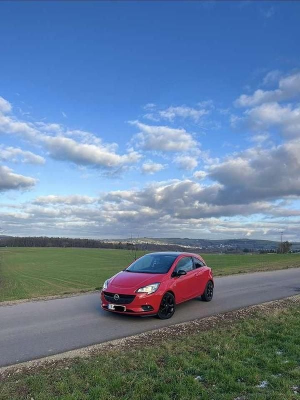 Gebraucht Opel Corsa Color Edition 90 PS (66 kW) 2017 Rot Kleinwagen