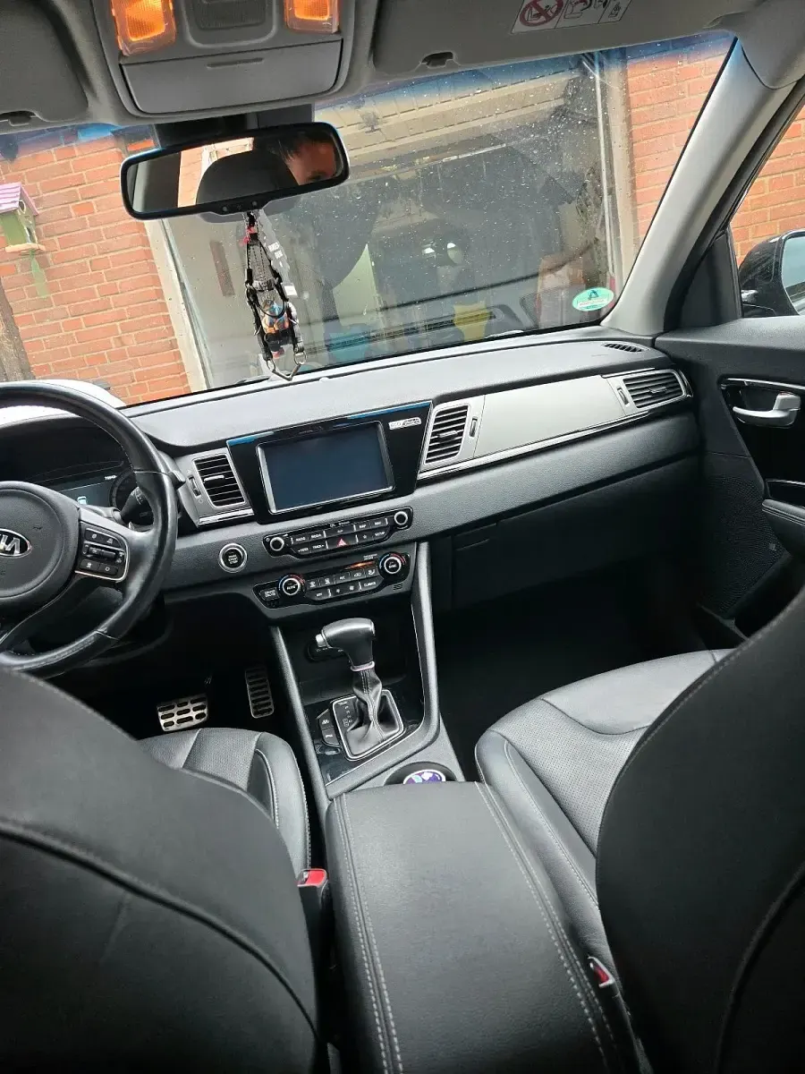 Gebraucht Kia Niro 141 PS (103 kW) 2017 Schwarz SUV
