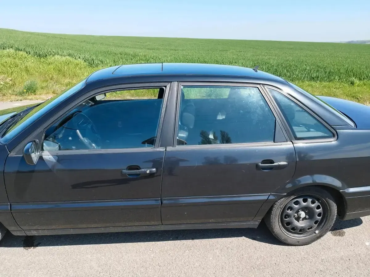 Gebraucht VW Passat 174 PS (127 kW) 1994 Schwarz Limousine