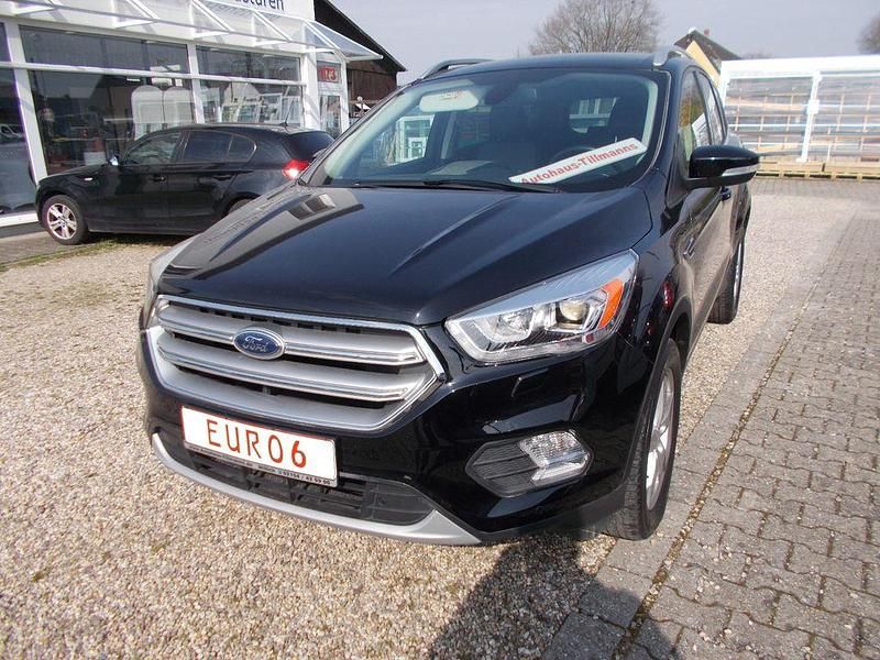 Second-hand Ford Kuga Titanium 150 CP (110 kW) 2017 Gri SUV