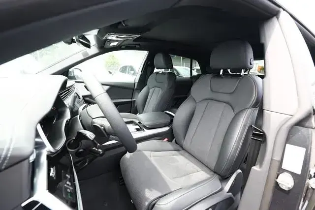 Neu Audi Q8 S-Line 286 PS (210 kW) 2026 Mythosschwarz metallic mythosschwarz metallic SUV