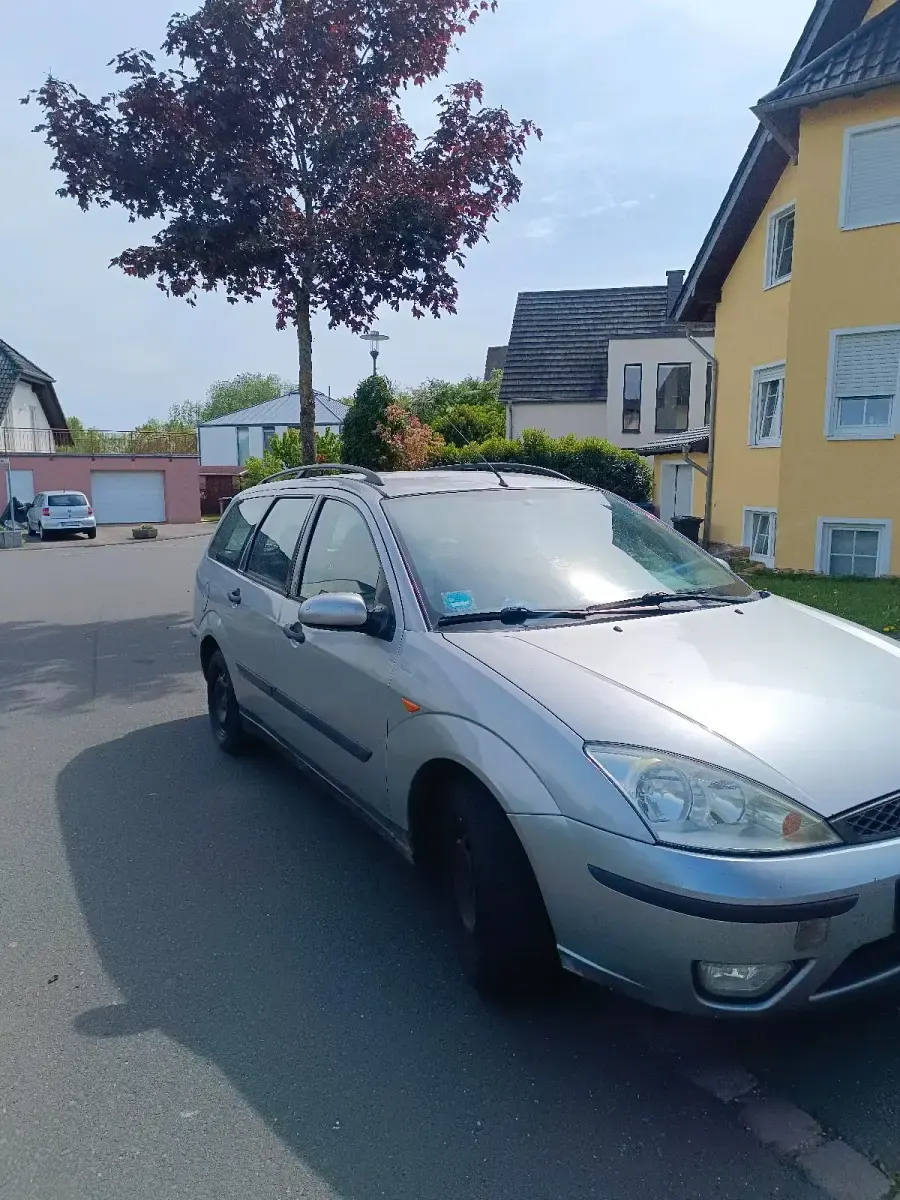 Gebraucht Ford Focus 125 PS (91 kW) 2004 Grau Kombi